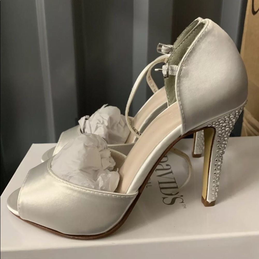 David's Bridal peep toe pumps